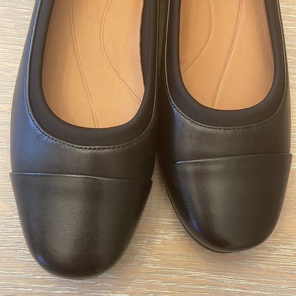 Clark’s flat, size 8,new - Picture 5 of 10
